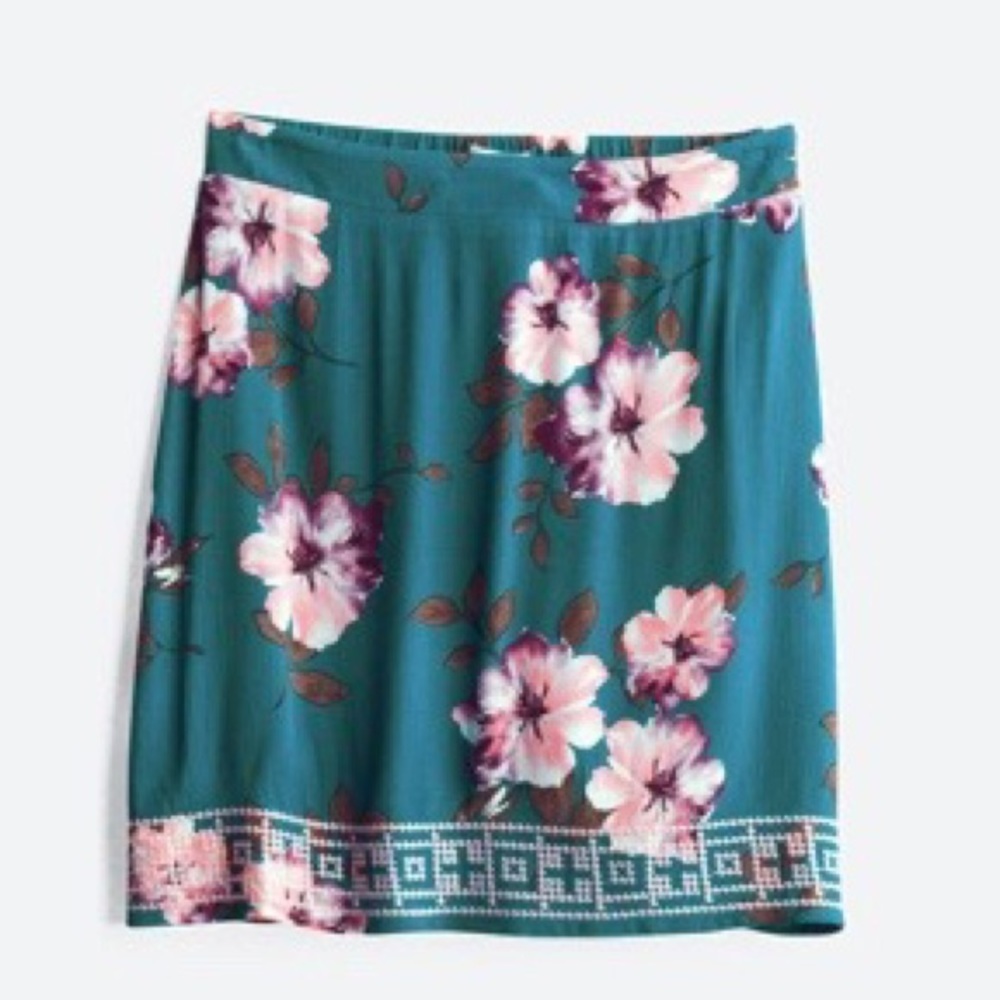 •MARKET & SPRUCE EMBROIDERED TRIM SKIRT•